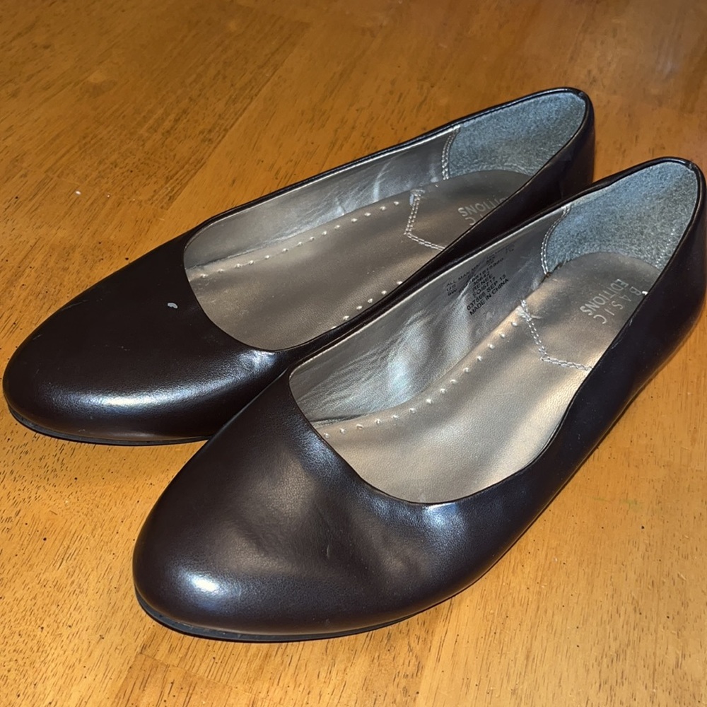 Basic Editions Womens 9W Brown Heels